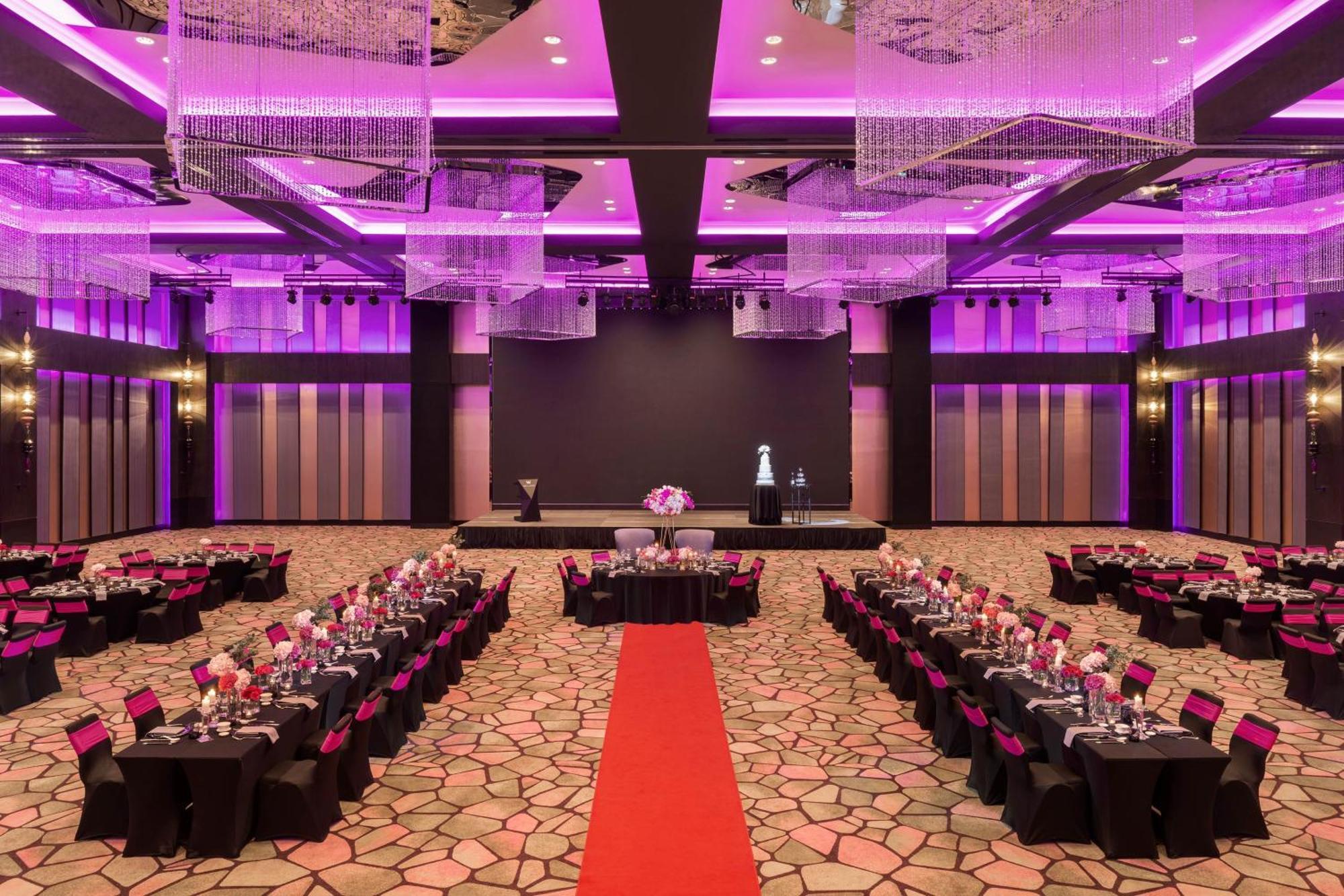 W Kuala Lumpur Hotel Exterior photo